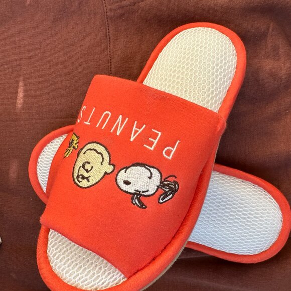 Snoopy Peanuts adult Slippers S/M ( 7/9) new Japan - Picture 5 of 7